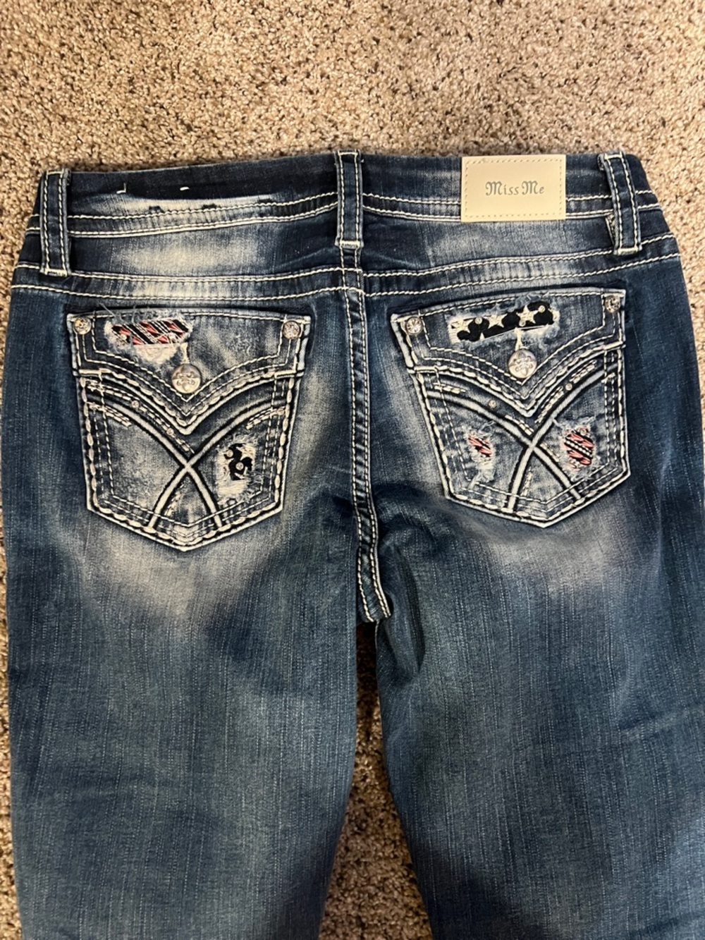 Miss Me Distressed Low Rise Ankle Skinny size 30 Americana style bling - Picture 3 of 9